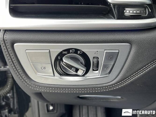 BMW 745e Plug-in hybrid 49 interauto-car