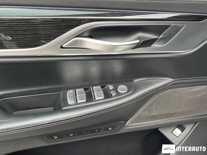 BMW 745e Plug-in hybrid 37 interauto-car
