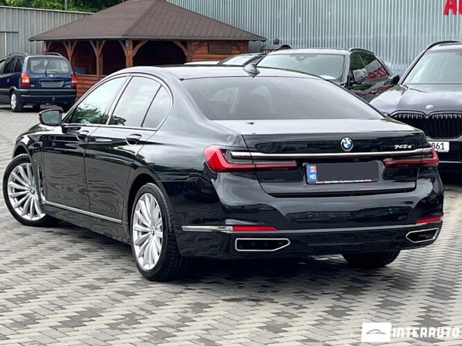BMW 745e Plug-in hybrid 36 interauto-car