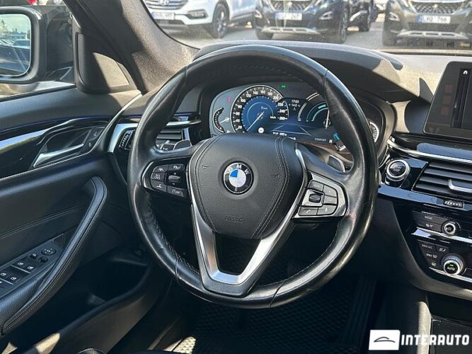 BMW 530e 43 interauto-car