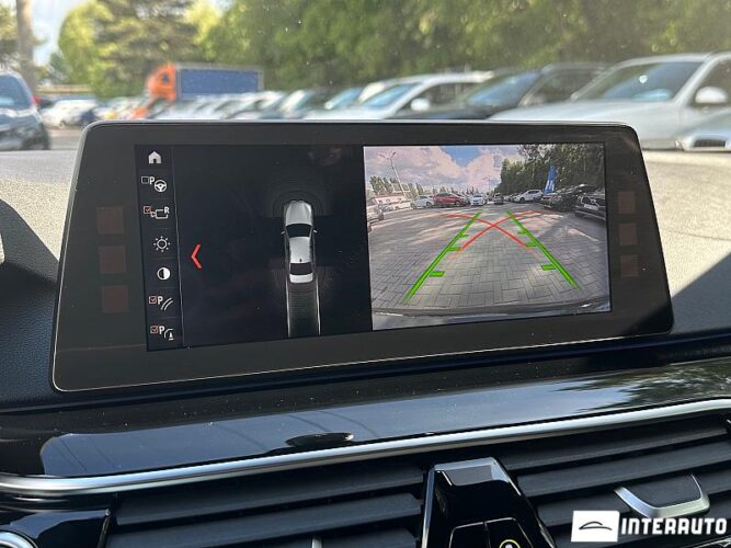 BMW 530e 44 interauto-car