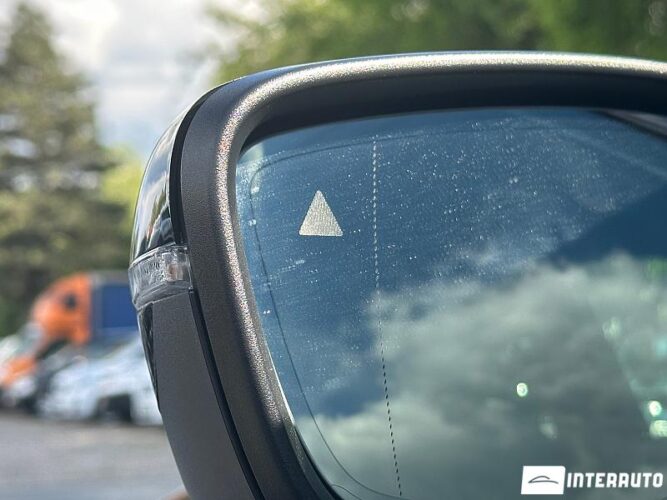 BMW 530e 36 interauto-car