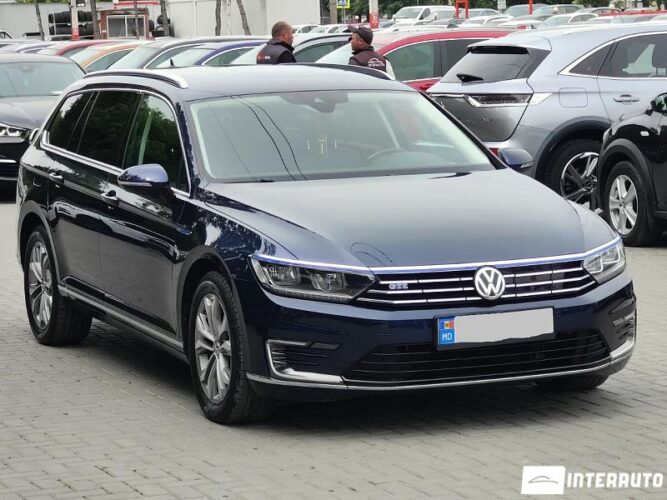 Volkswagen Passat GTE 31 interauto-car