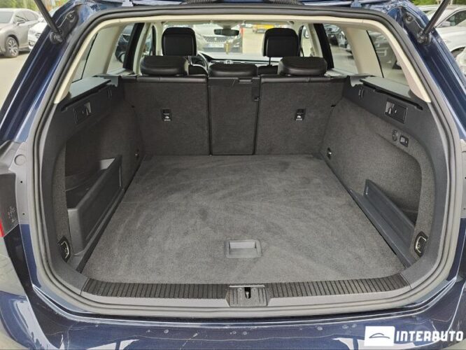 Volkswagen Passat GTE 33 interauto-car