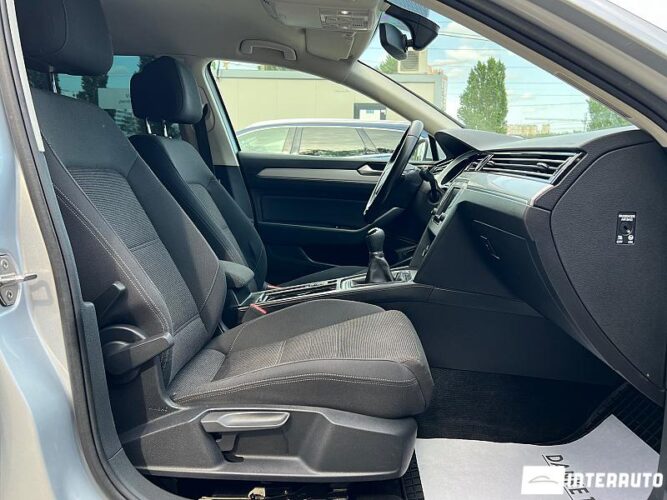 Volkswagen Passat 42 interauto-car