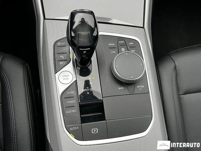 bmw 330E 2019