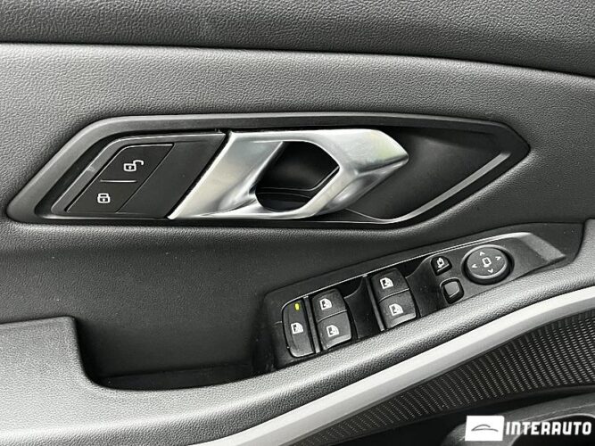 bmw 330E 2019