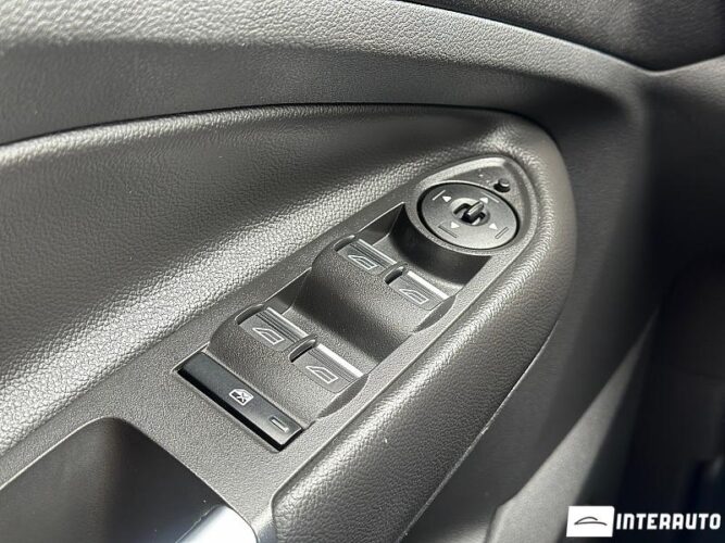 Ford Kuga 37 interauto-car