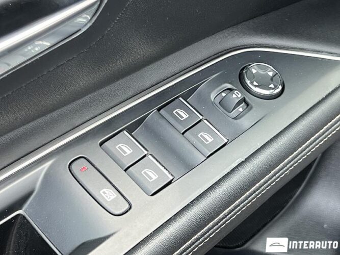 Peugeot 5008 53 interauto-car