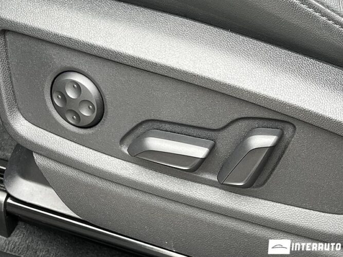 Audi Q5 Sportback 63 interauto-car