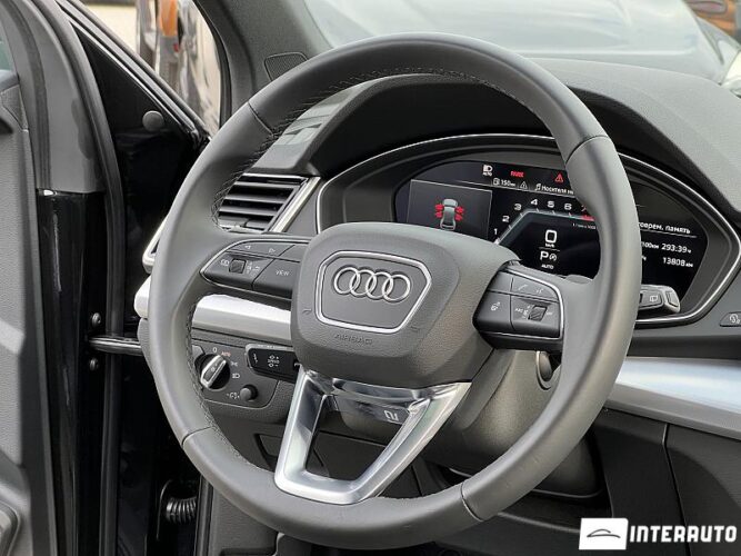 Audi Q5 Sportback 45 interauto-car