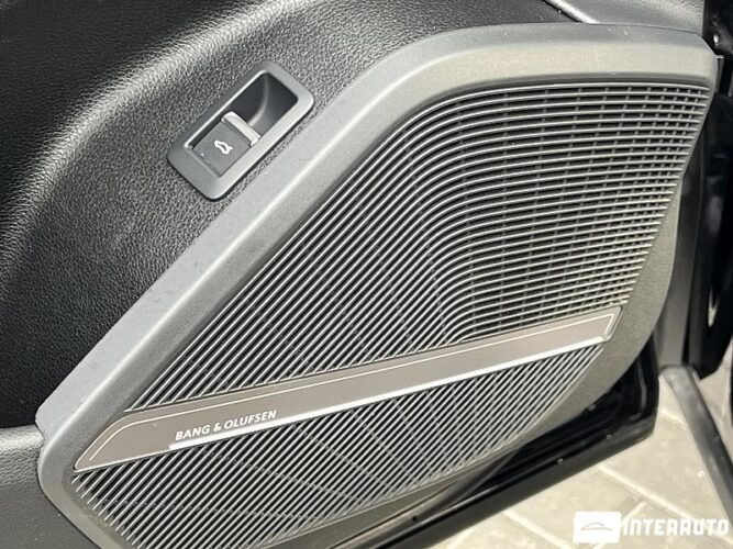 Audi Q5 Sportback 59 interauto-car