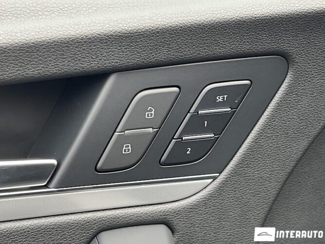 Audi Q5 Sportback 61 interauto-car