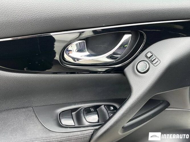 Nissan Qashqai 36 interauto-car