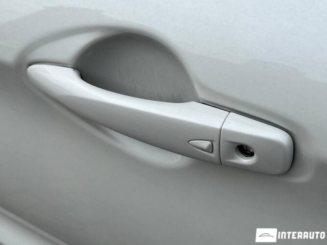 Nissan Qashqai 35 interauto-car