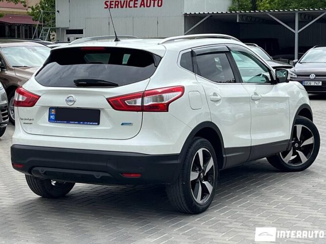 Nissan Qashqai 33 interauto-car