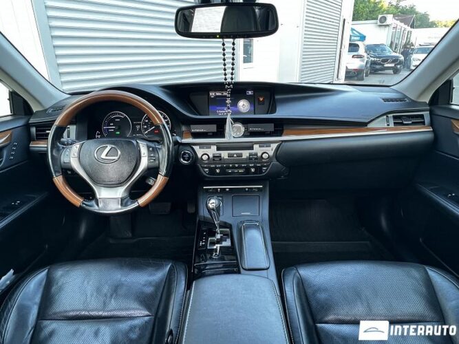 Lexus ES 300h 45 interauto-car