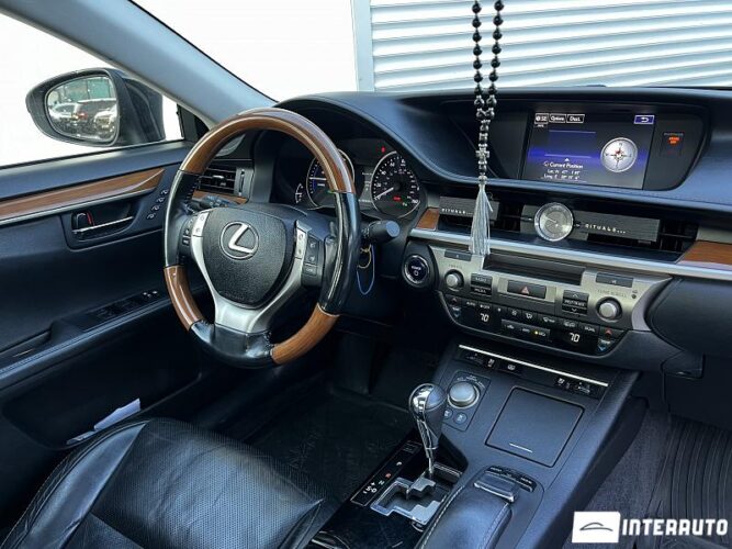 Lexus ES 300h 37 interauto-car