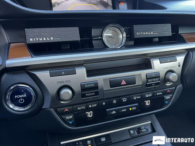 Lexus ES 300h 43 interauto-car