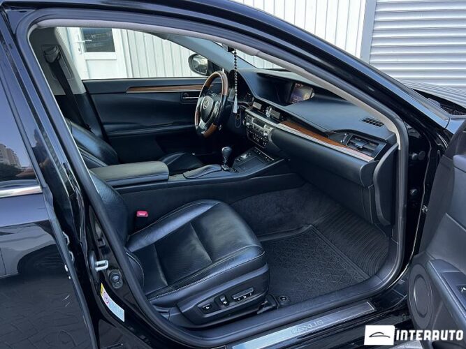 Lexus ES 300h 38 interauto-car