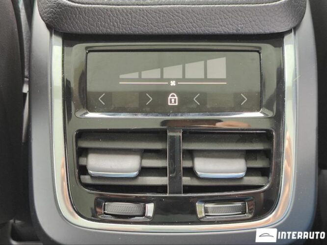 Volvo XC 90 46 interauto-car