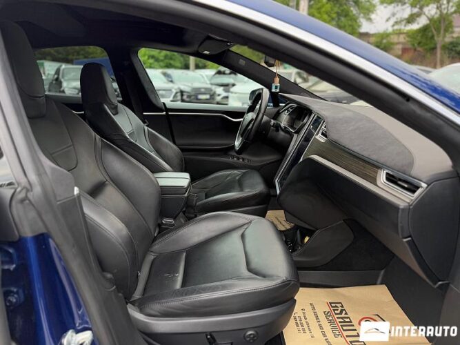 Tesla Model S 48 interauto-car