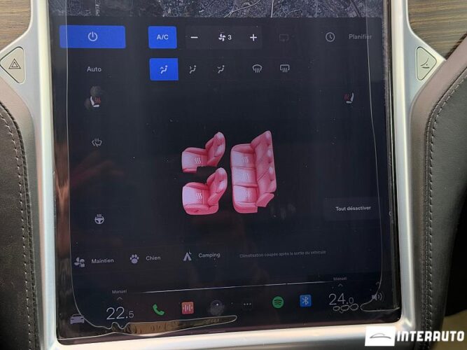 Tesla Model S 47 interauto-car