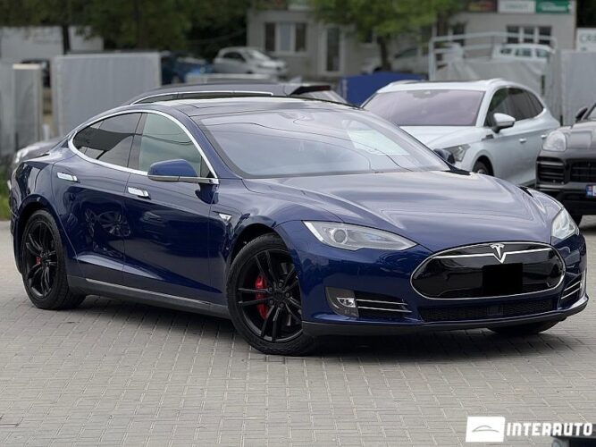 Tesla Model S 34 interauto-car