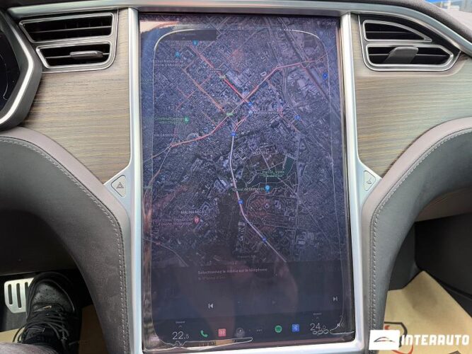 Tesla Model S 43 interauto-car