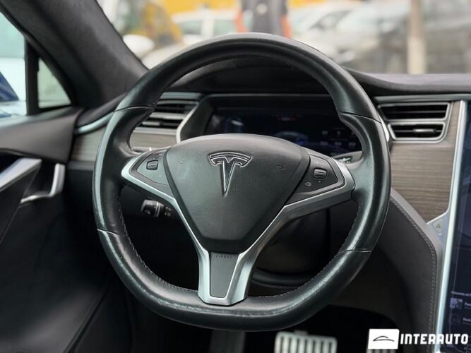 Tesla Model S 41 interauto-car