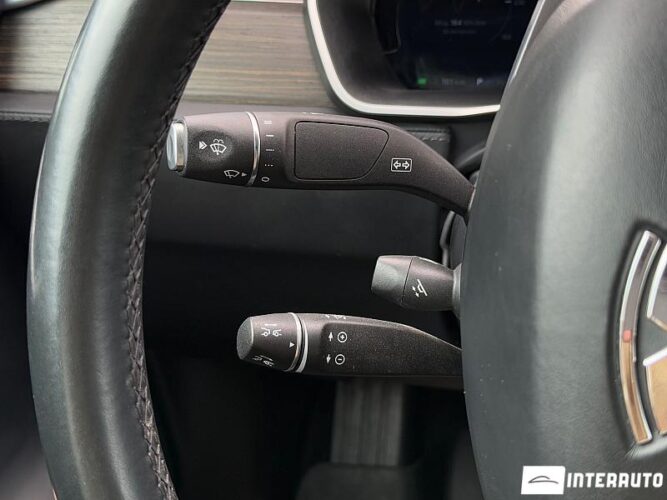 Tesla Model S 39 interauto-car
