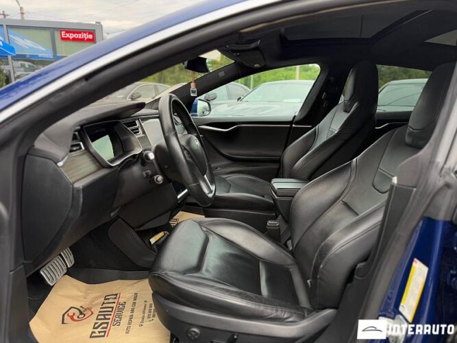 Tesla Model S 36 interauto-car