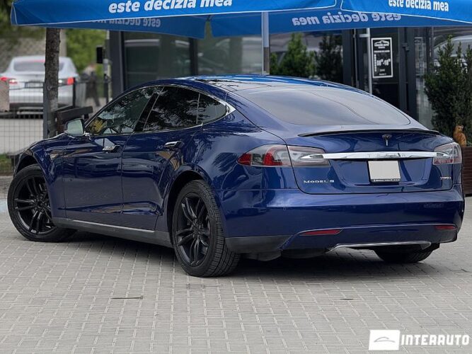 Tesla Model S 35 interauto-car