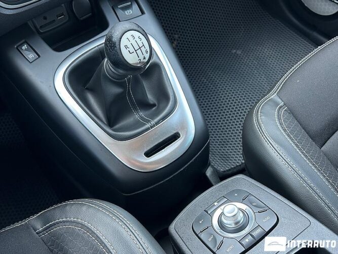 Renault Grand Scenic 44 interauto-car