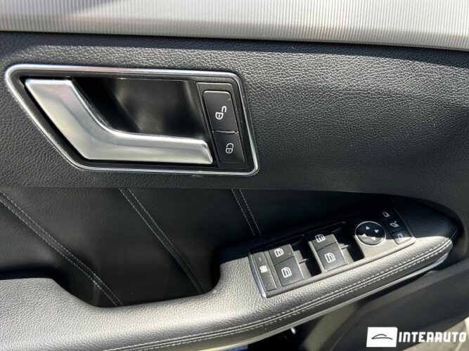 Mercedes E 220 45 interauto-car