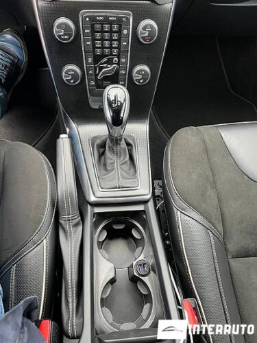 Volvo V 40 38 interauto-car