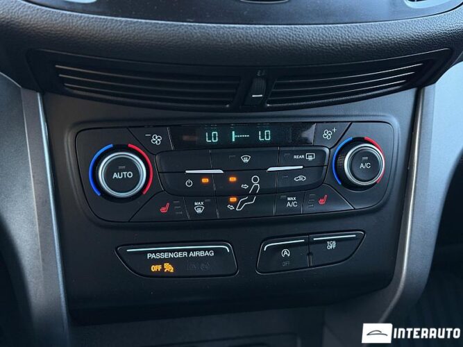 Ford Escape 43 interauto-car