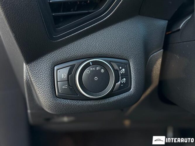 Ford Escape 37 interauto-car