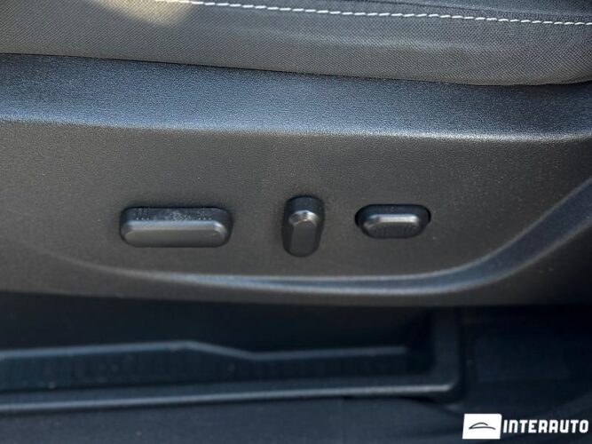 Ford Escape 35 interauto-car