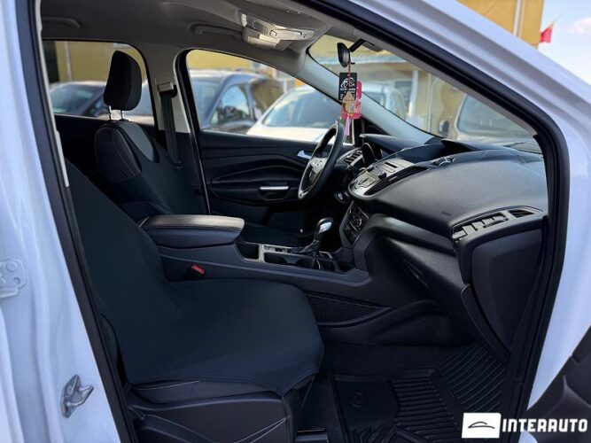 Ford Escape 45 interauto-car