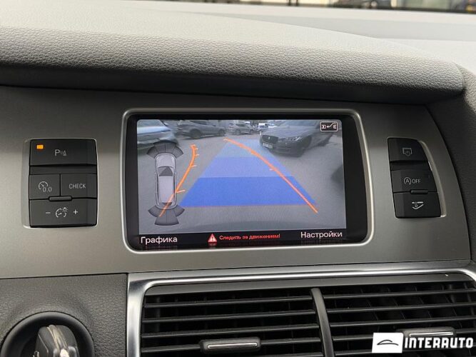 Audi Q7 54 interauto-car