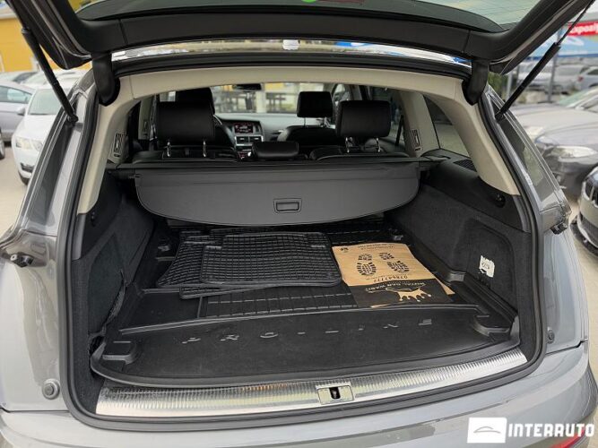 Audi Q7 61 interauto-car