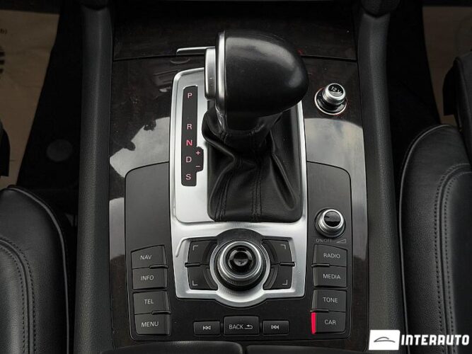 Audi Q7 56 interauto-car