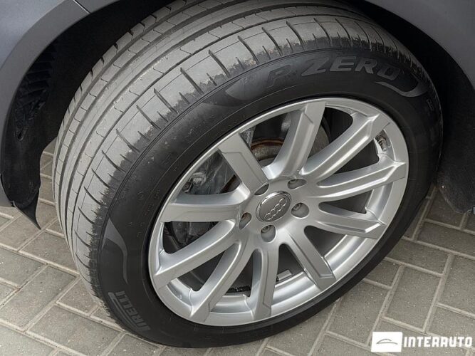 Audi Q7 43 interauto-car