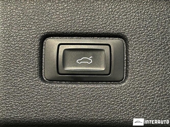 Audi Q7 54 interauto-car