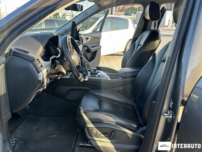 Audi Q7 38 interauto-car