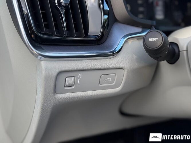 Volvo S 60 42 interauto-car