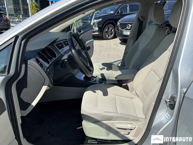 Volkswagen Golf 34 interauto-car