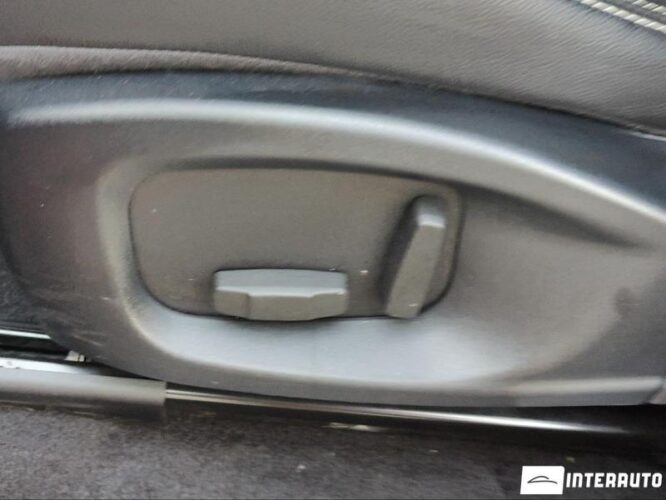 Jaguar E-Pace 46 interauto-car