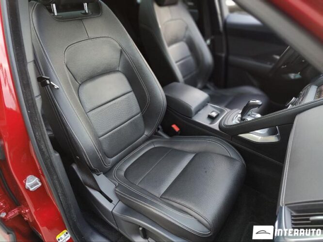 Jaguar E-Pace 38 interauto-car
